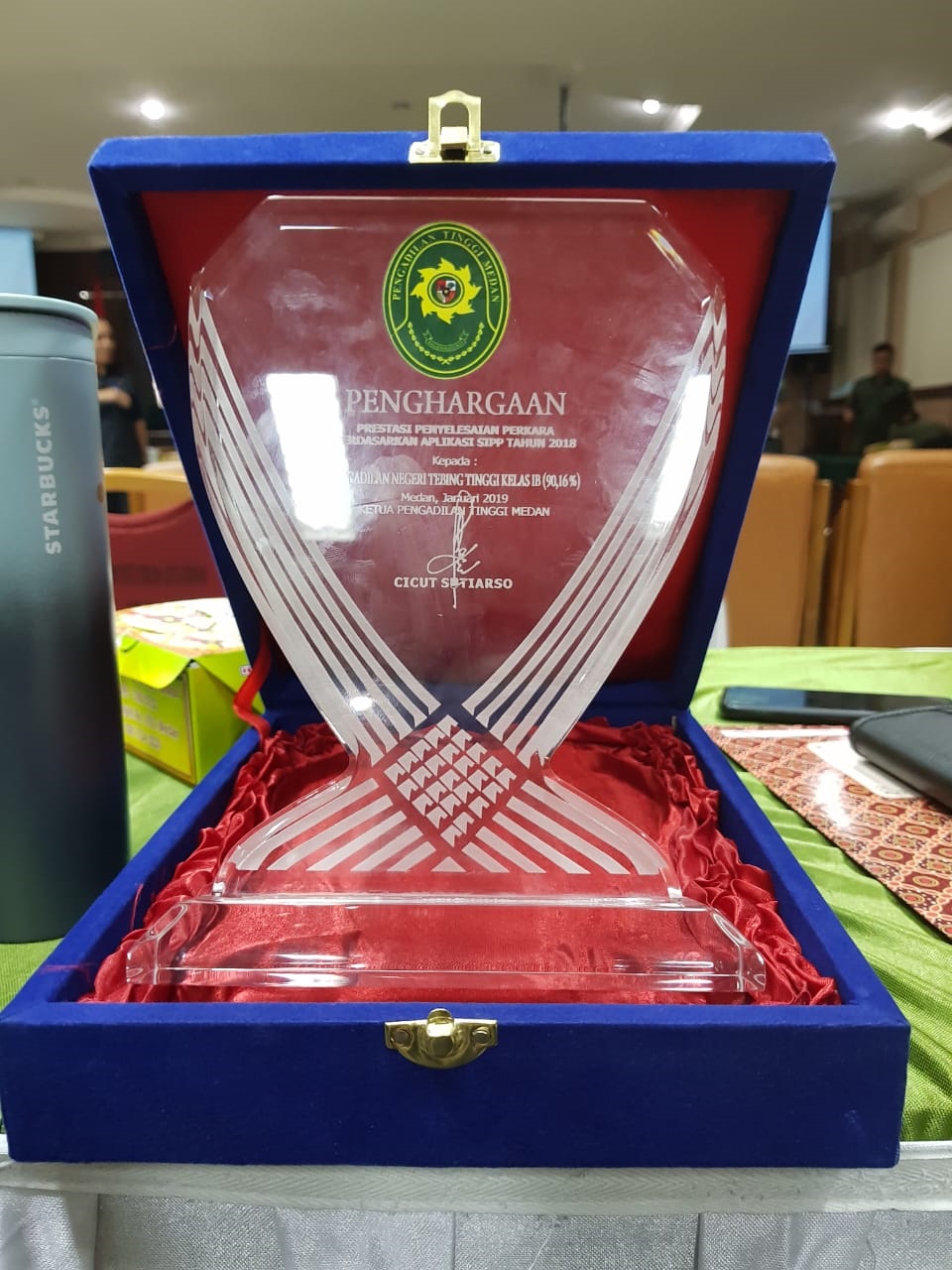 PN Tebing Tinggi Raih Penghargaan atas Penyelesaian Perkara berdasarkan aplikasi SIPP Terbaik Tingkat Sumatera Utara PN Tebing Tinggi Raih Penghargaan atas Penyelesaian Perkara berdasarkan aplikasi SIPP Terbaik Tingkat Sumatera Utara