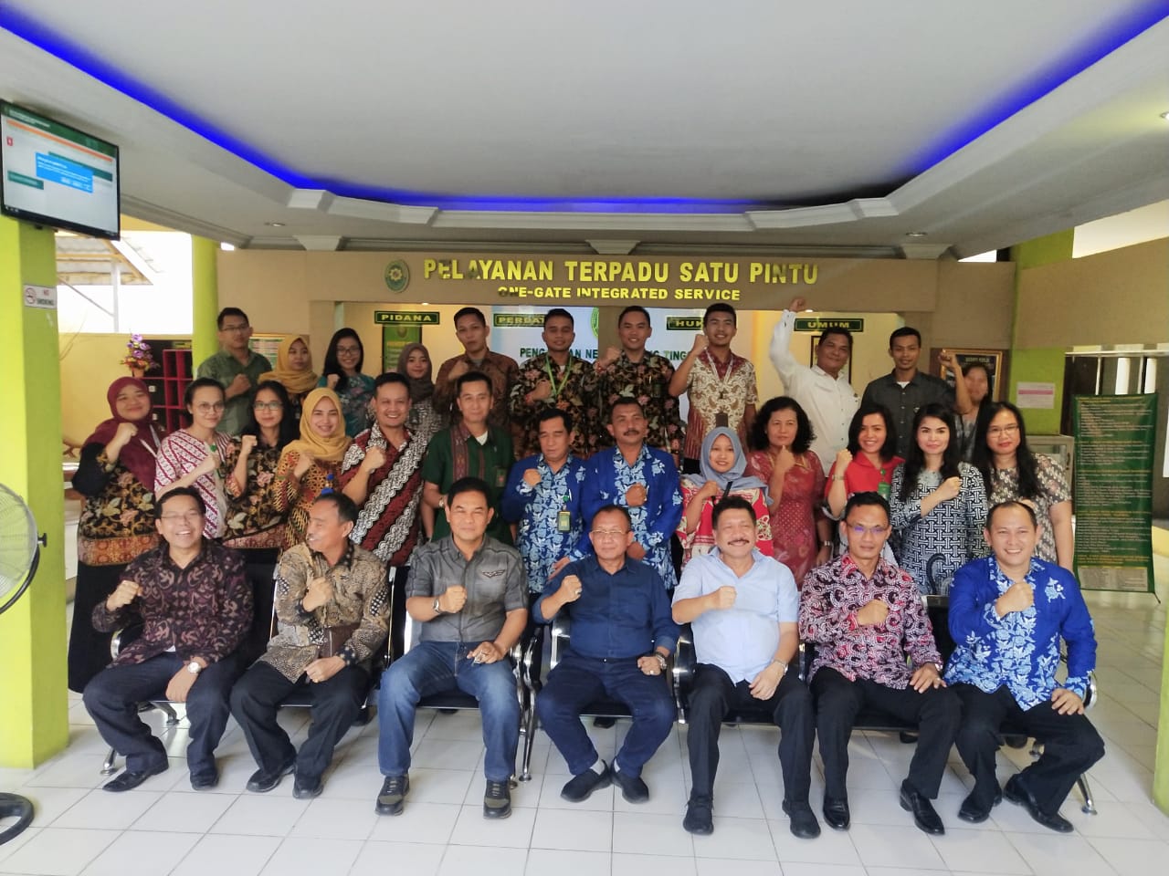 Kunjungan Kerja Dirjen Badilum, Sekretaris MA, Kepala Badan Litbang Diklat Hukum dan Peradilan, Rombongan dari Mahkamah Agung RI dan Pengadilan Tinggi Medan ke Pengadilan Negeri Tebing Tinggi Kunjungan Kerja Dirjen Badilum, Sekretaris MA, Kepala Badan Litbang Diklat Hukum dan Peradilan, Rombongan dari Mahkamah Agung RI dan Pengadilan Tinggi Medan ke Pengadilan Negeri Tebing Tinggi