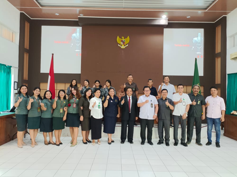 Ibadah Rutin Umat Kristiani Pada Pengadilan Negeri Tebing Tinggi untuk Pembinaan Mental dan Spiritual