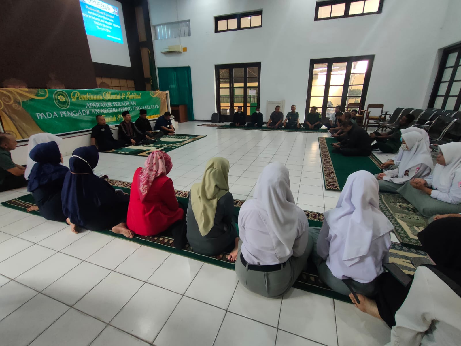 Pengajian Rutin Umat Muslim Pada Pengadilan Negeri Tebing Tinggi Untuk Pembinaan Mental dan Spiritual Pengajian Rutin Umat Muslim Pada Pengadilan Negeri Tebing Tinggi Untuk Pembinaan Mental dan Spiritual
