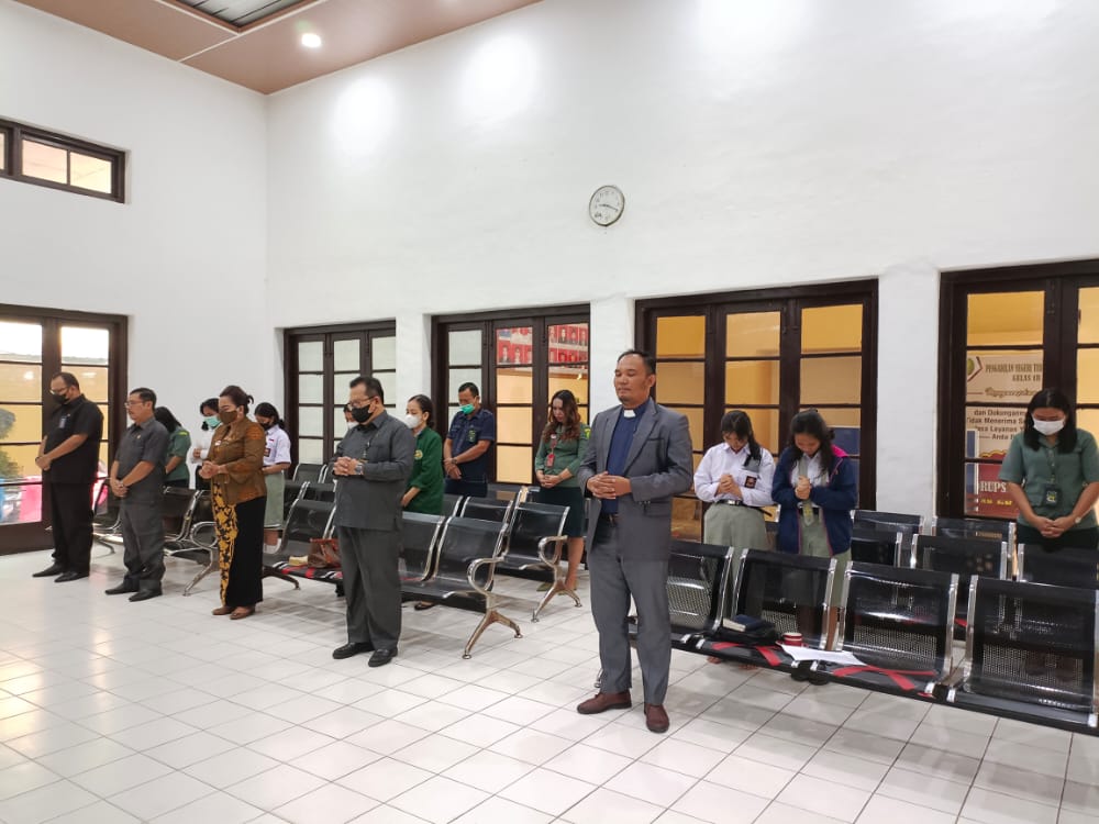 Ibadah Rutin Umat Kristiani Pada Pengadilan Negeri Tebing Tinggi untuk Pembinaan Mental dan Spiritual