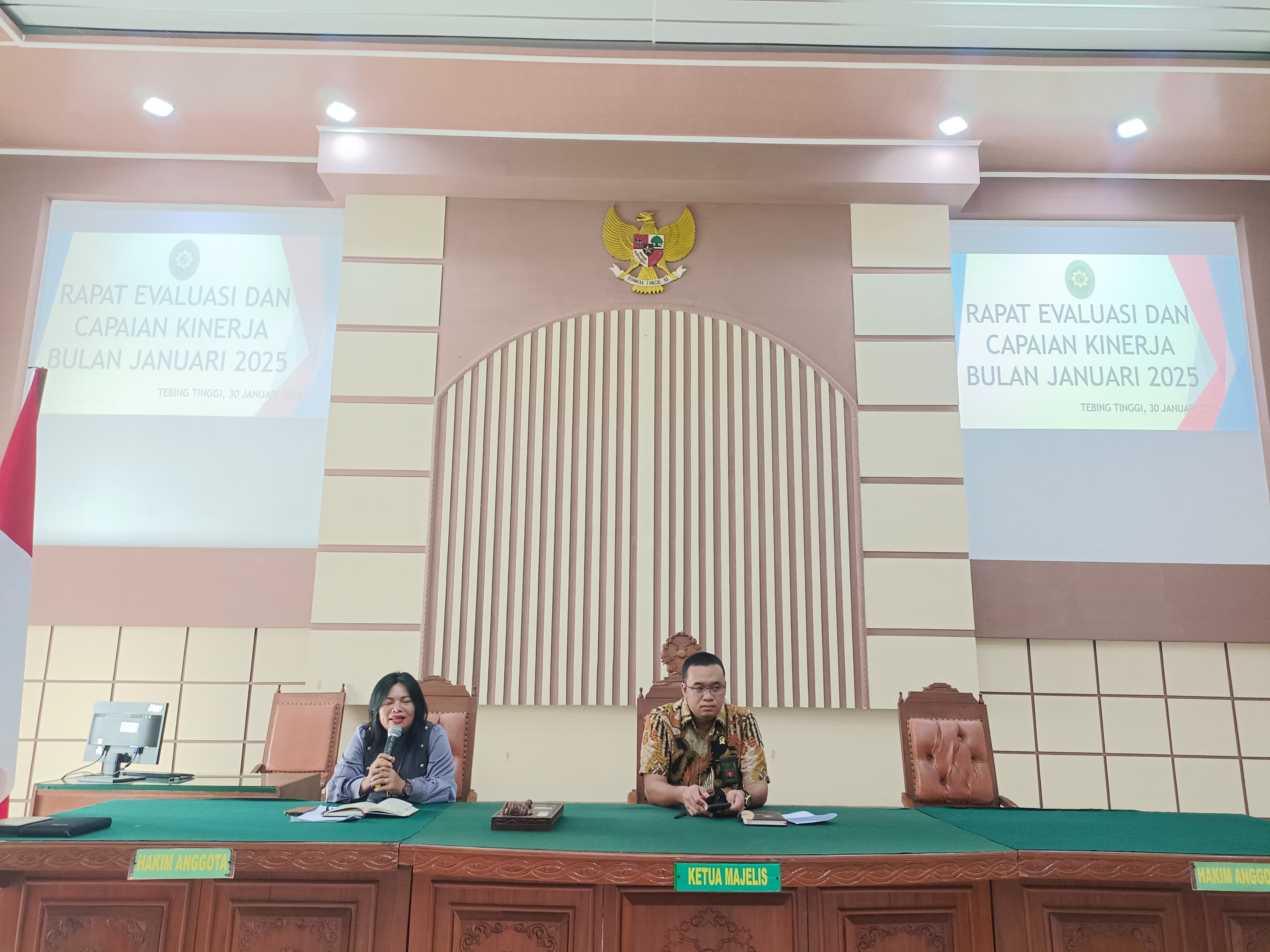Rapat Evaluasi dan Capaian Kinerja Bulan Januari Tahun 2025 Rapat Evaluasi dan Capaian Kinerja Bulan Januari Tahun 2025