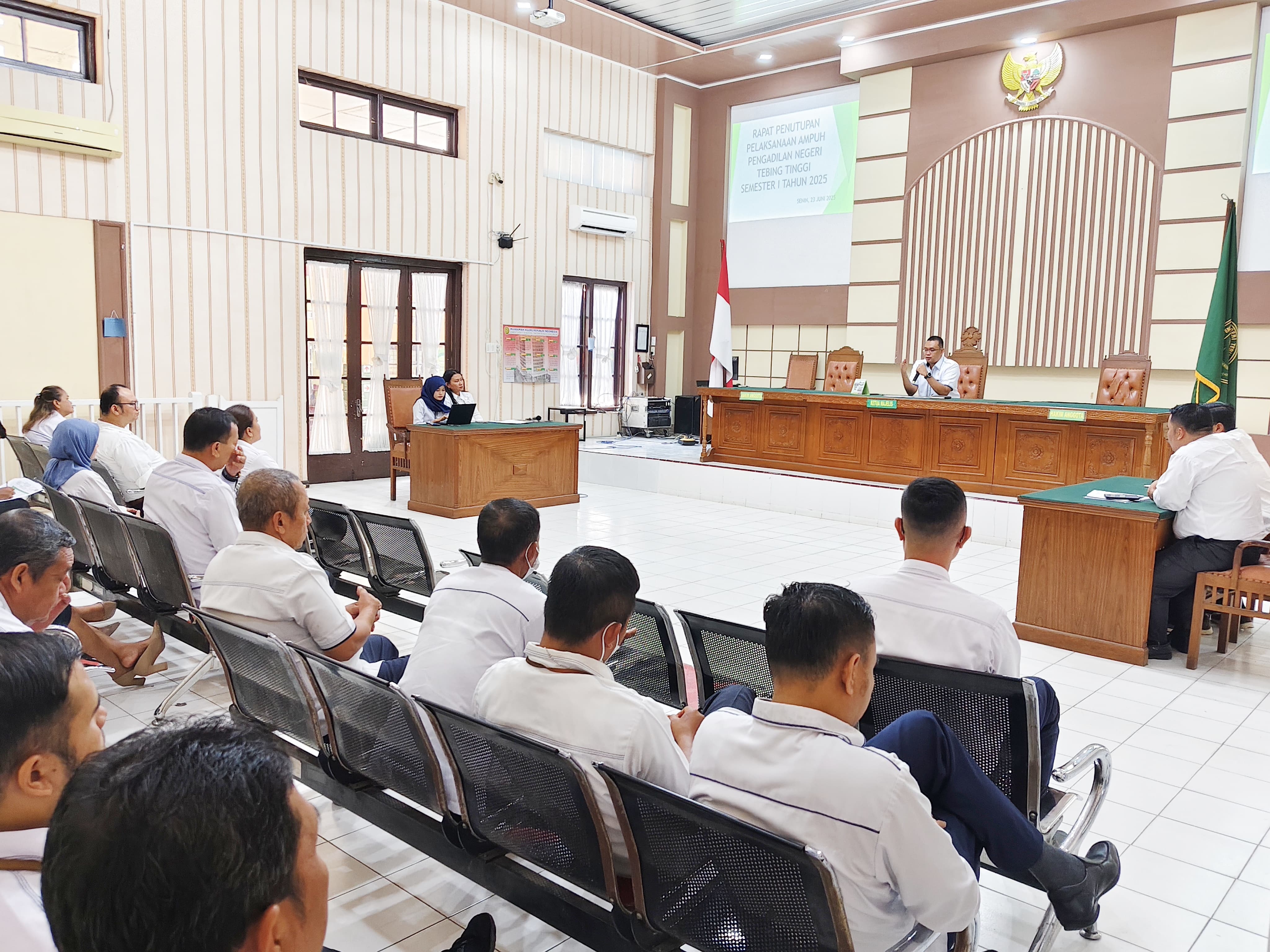 Rapat Evaluasi dan Capaian Kinerja Bulan Juni Tahun 2025 Pengadilan Negeri Tebing Tinggi Rapat Evaluasi dan Capaian Kinerja Bulan Juni Tahun 2025 Pengadilan Negeri Tebing Tinggi
